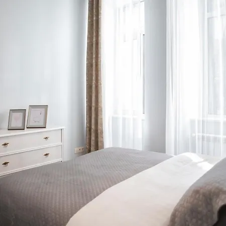 Charming Apartment In The Historic District Of Тбилиси Экстерьер фото