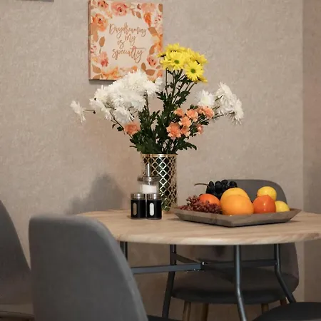 Charming Apartment In The Historic District Of Тбилиси Экстерьер фото