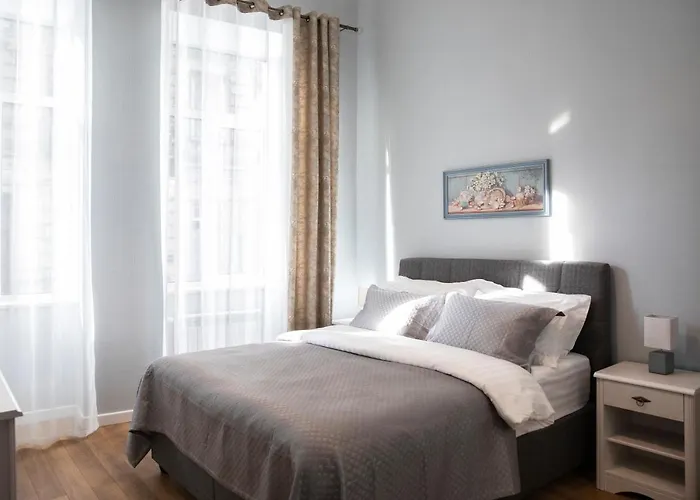 Charming Apartment In The Historic District Of Tbilisi